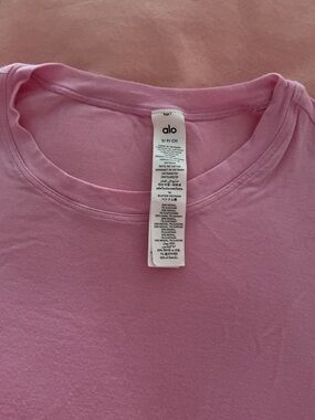ALO Yoga Pink Short Sleeve Crewneck Tee
